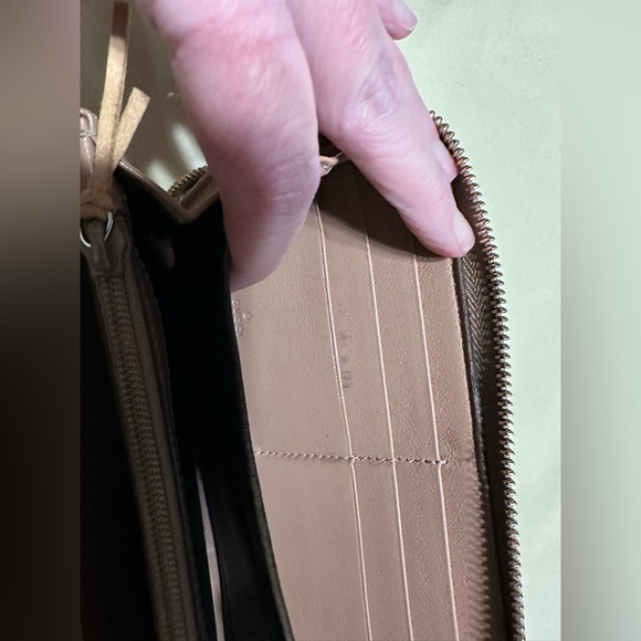 Gucci Wallet - Picture 7 of 14